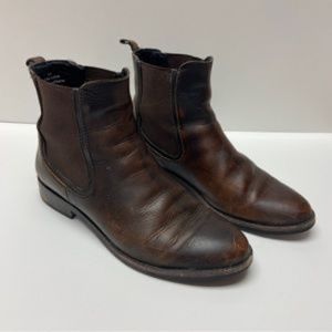 Thursday Boot Company "The Duchess" Chelsea Boot Size 9 Women's